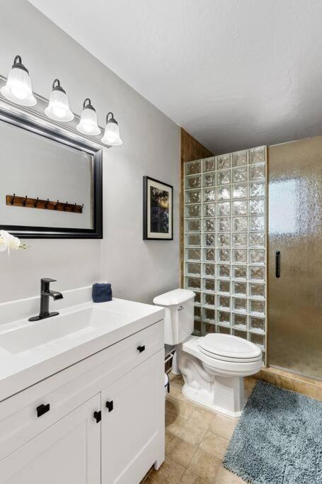 Luxury Cabin Oasis Getaway Heart Of Munds Park Exterior foto